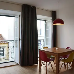 https://two-bedroom-apt-in-historic-location-close-to-the-river.hotels-lisbon-portugal.com